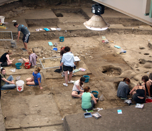 Augustana, University of Exeter Students at the Thomsen Center Archeodome in Mitchell, S.D.