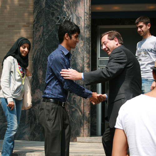 International students visit with Sioux Falls Mayor Mike Huether