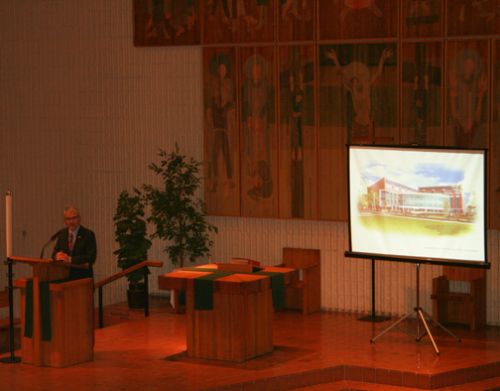 Rob Oliver announces science project on Monday, Sept. 24, 2012.