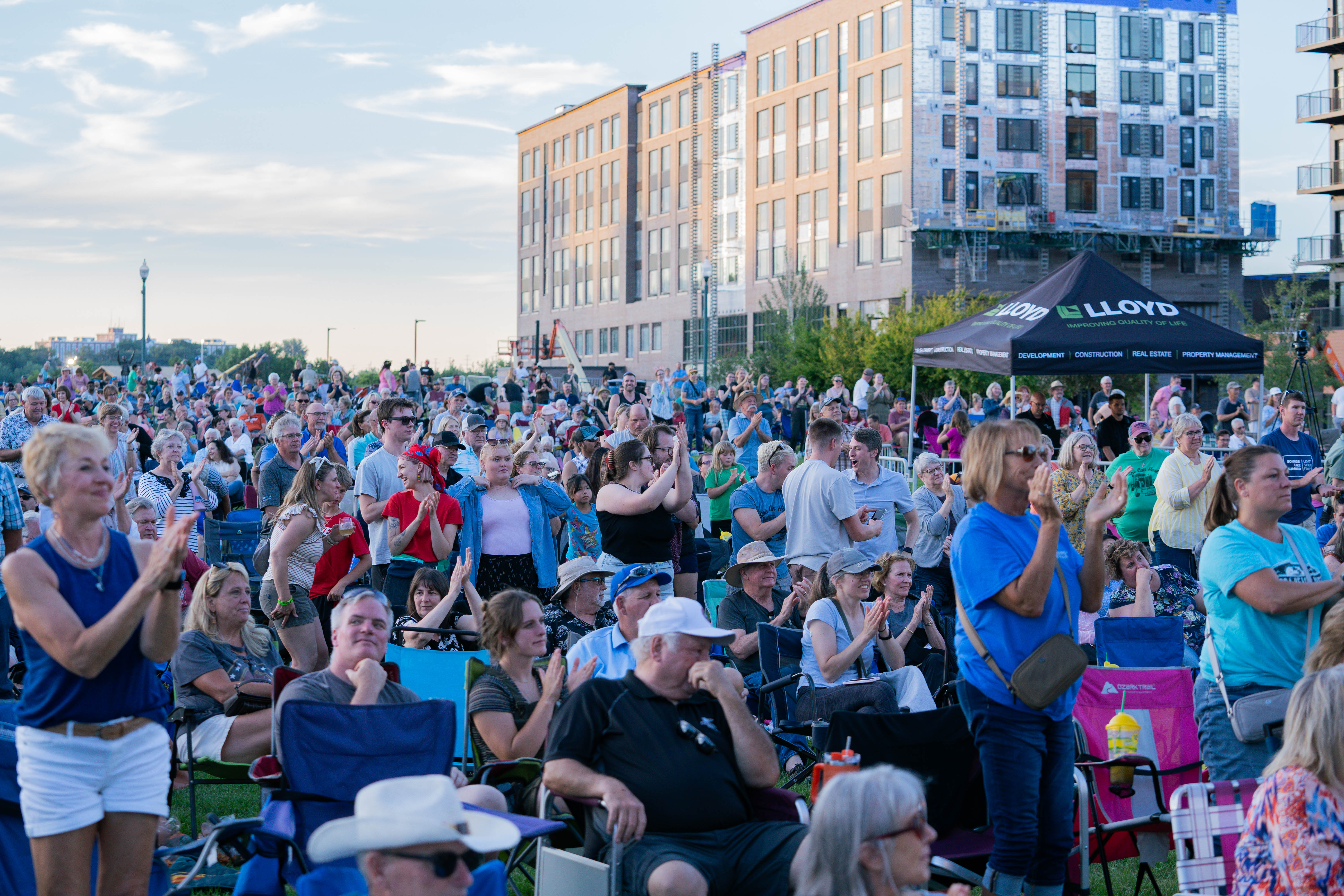 Levitt Crowd