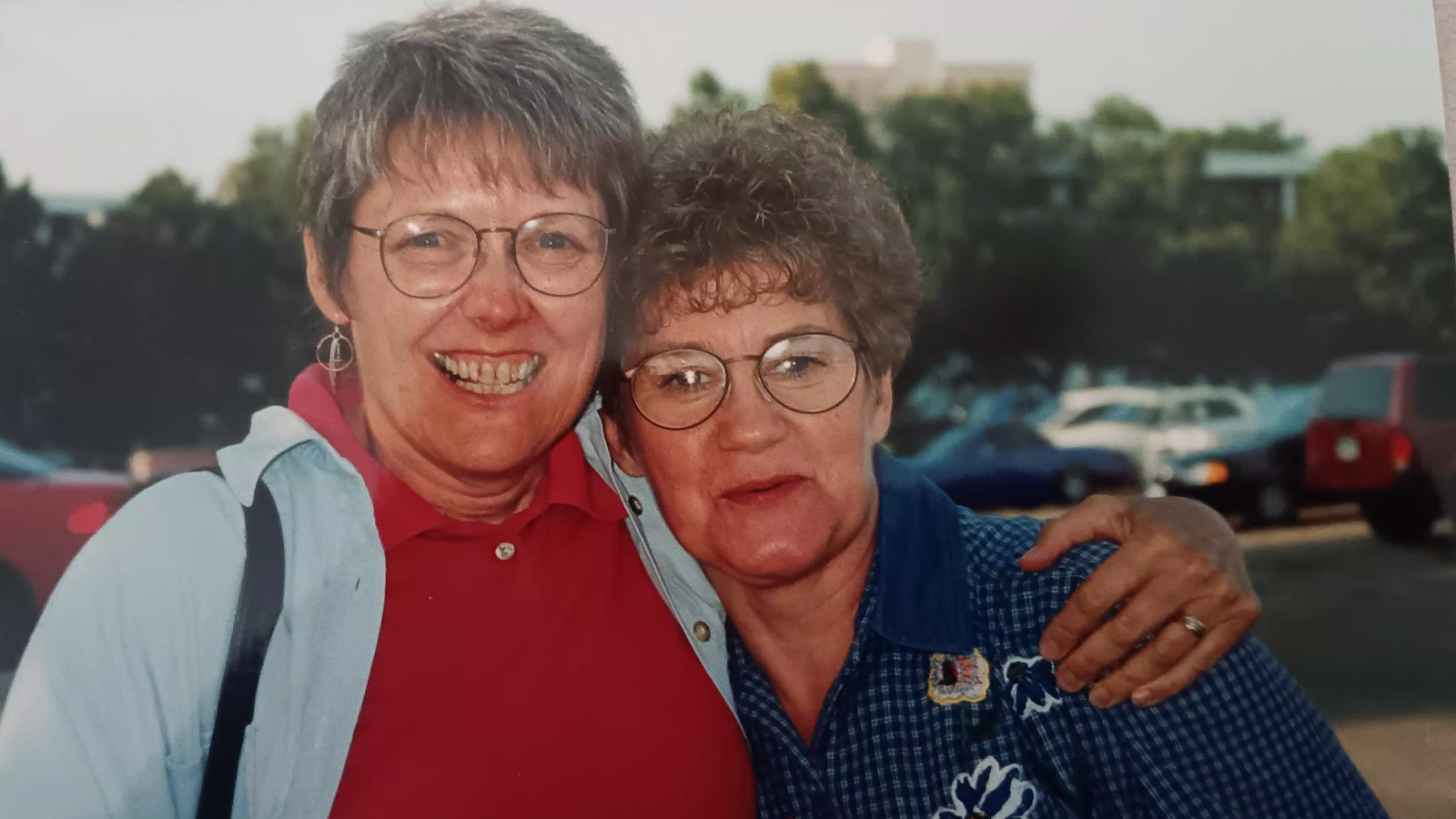 Barbara (Thune) Schommer ‘69 and Swanna (Osteroos) Champlin ‘69