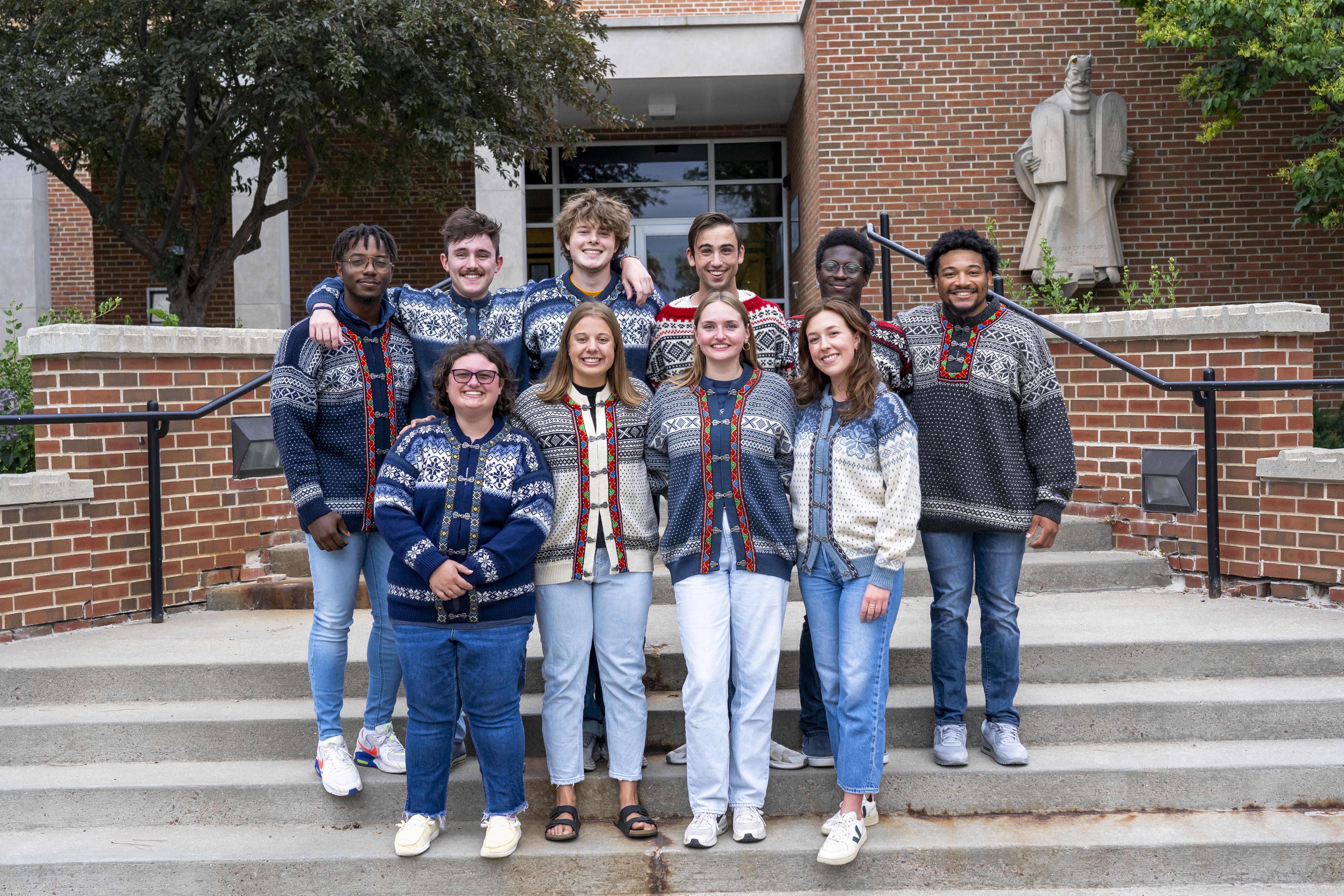 Lauren Teller '24 (bottom far right)