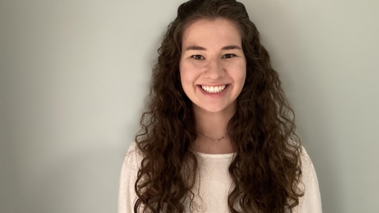 Rebekah Fyfe Headshot
