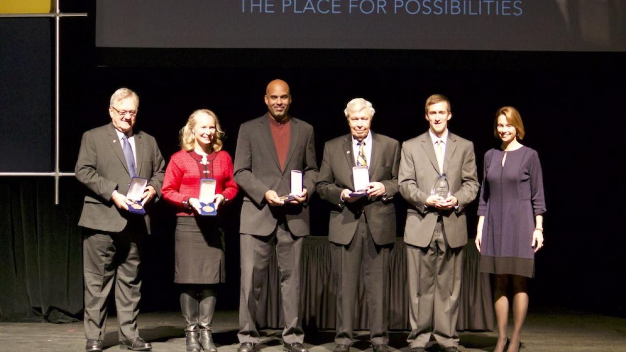 2019 Alumni Achievement Recipients 2019 Alumni Achievement Recipients with President Herseth Sandlin