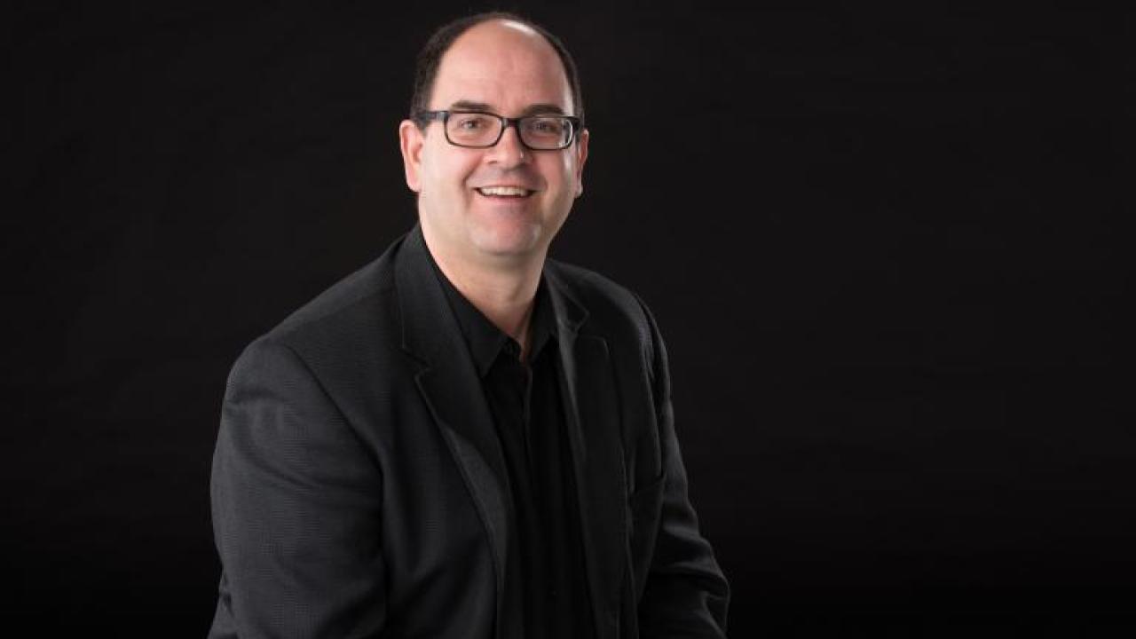 Dr. Steven Grives