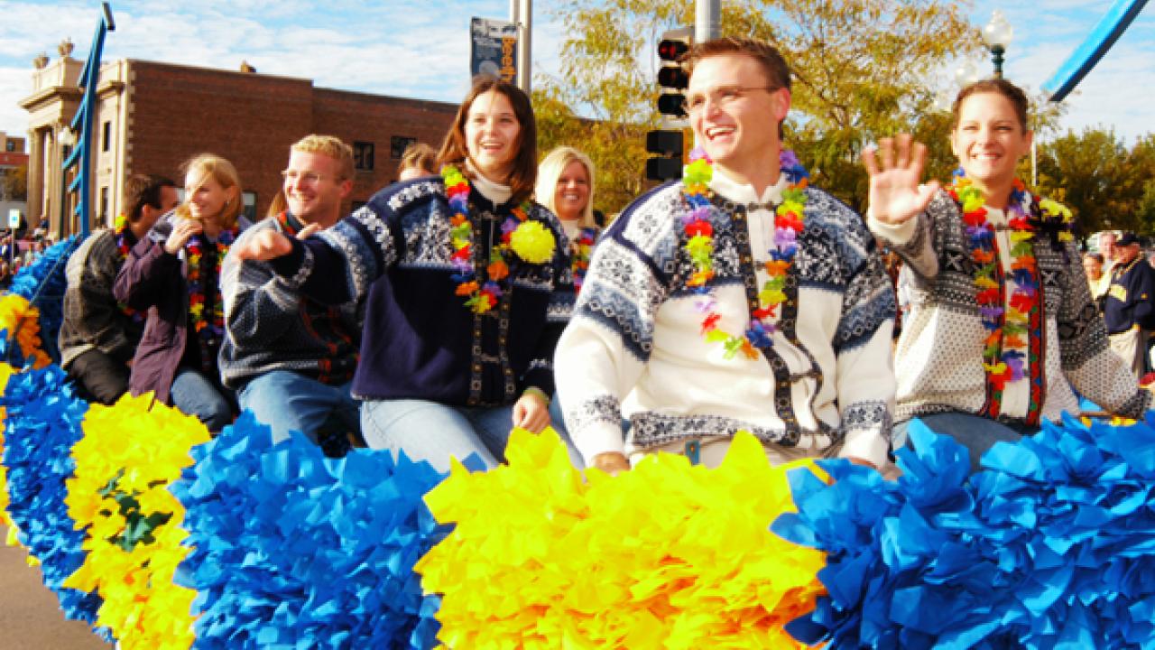 Viking days royalty float 