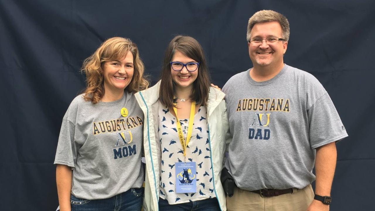 Augustana Family on Move-In Day