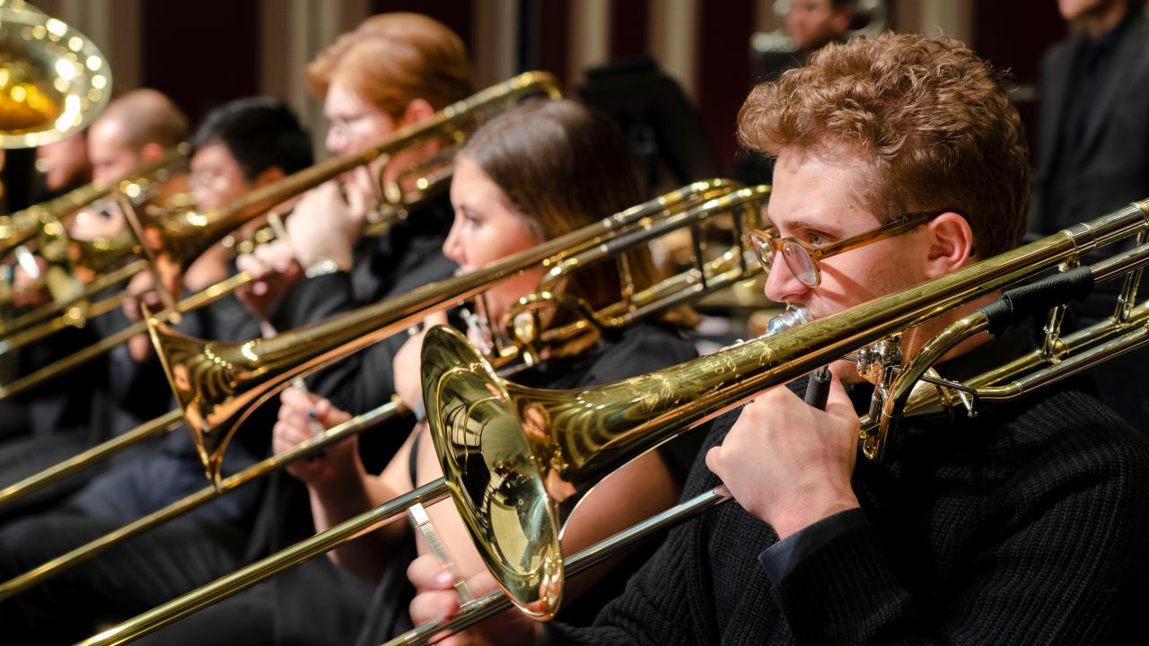 AU Band 2022