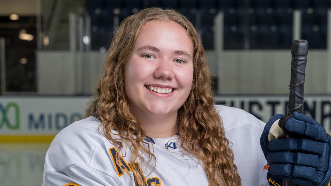 No. 10 Samantha Marnholtz
