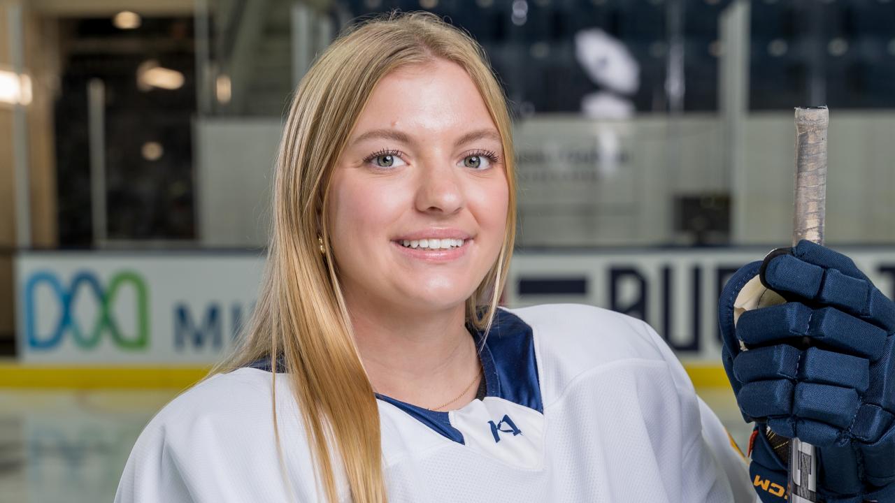 No. 22 Elyssa Van Den Berg