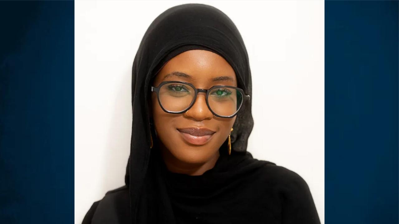 Zouhera on Navy Backgroun