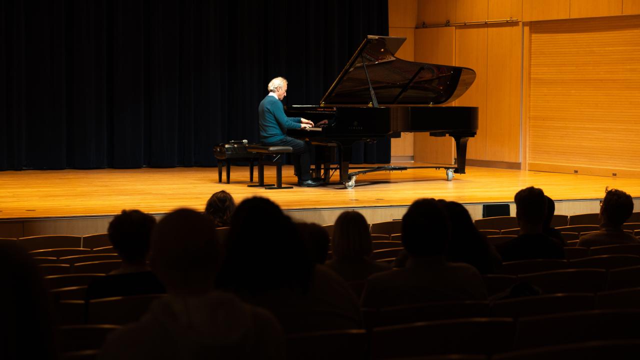 Jean-Efflam Bavouzet 2025