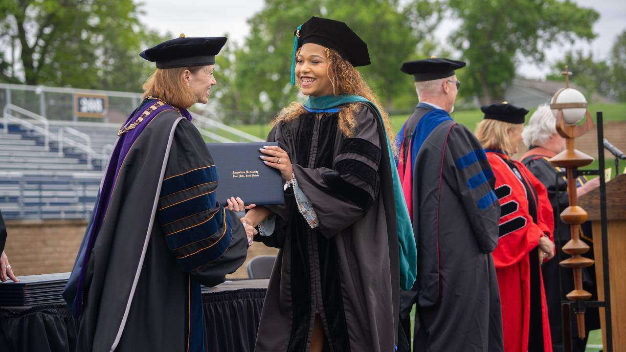 GraduateCommencement25