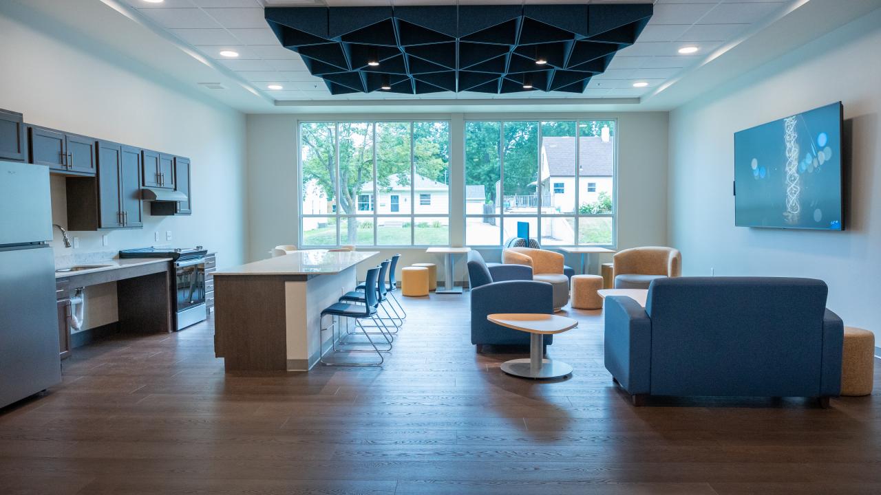 Foundation Heights — Lobby/Lounge