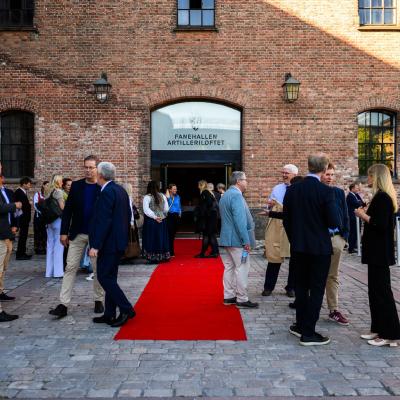 Nitz and Grinager in front of Fanehallen